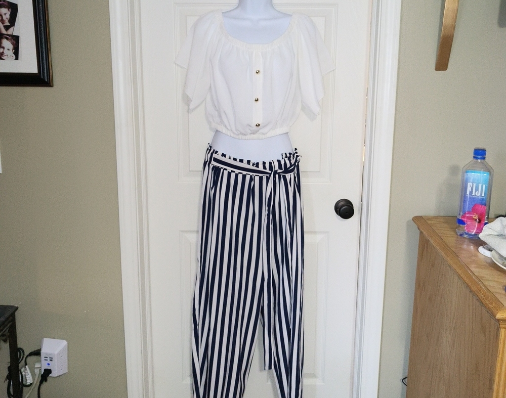 Shein Outfit Deep Navy & White Striped Pants & White Crop Top XL-1XL
